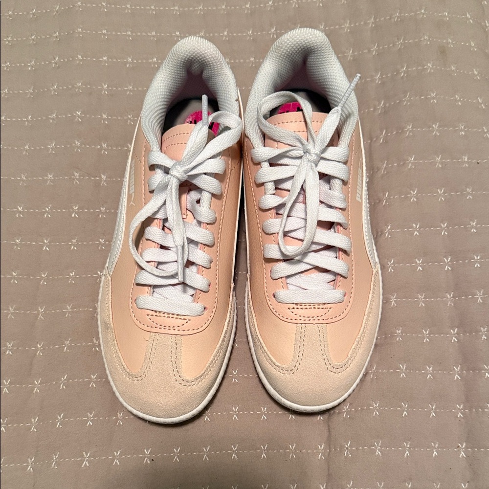 Puma tennis shoes